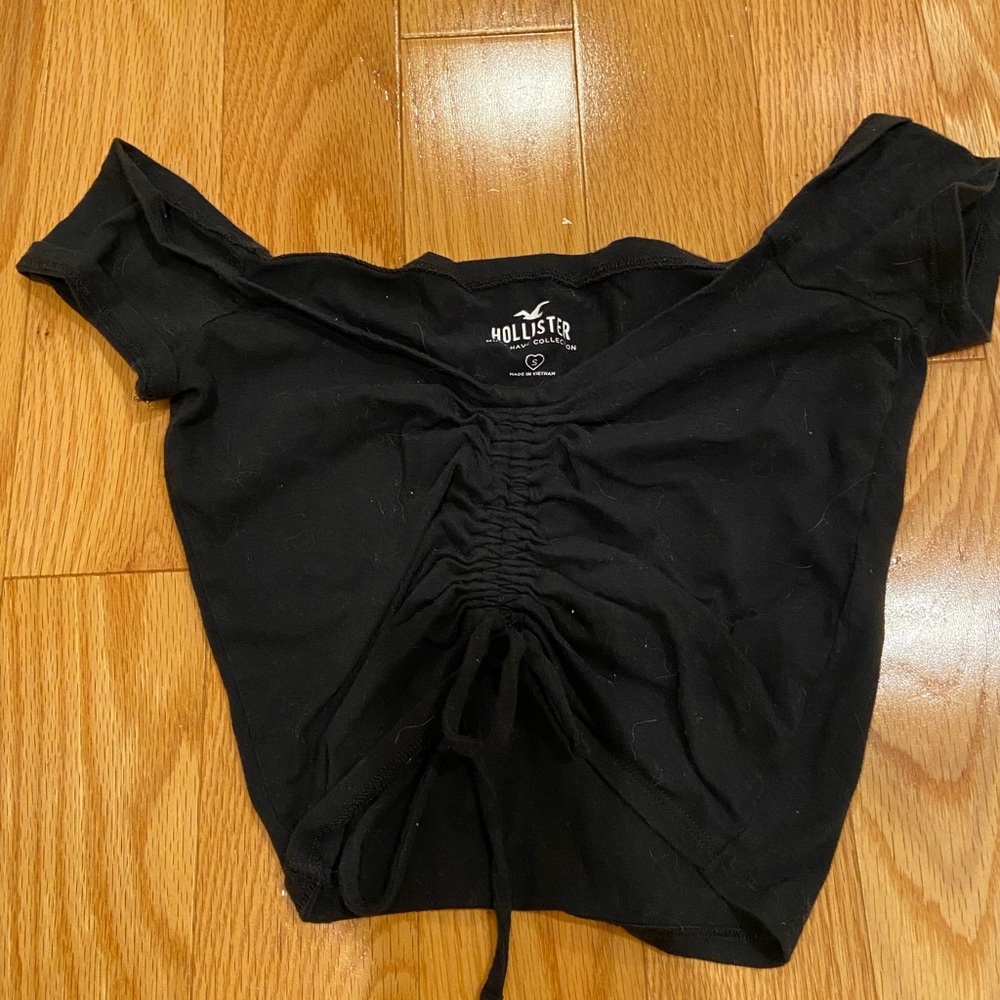 Hollister Must-Have Ruched Front Crop Top